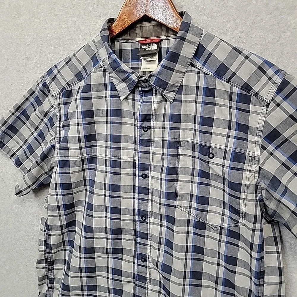 THE NORTH FACE Men's Size L Blue‎ and Gray Plaid Shirt Short Sleeve Button Down